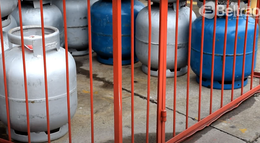 Presidente sanciona lei que institui o auxílio gás