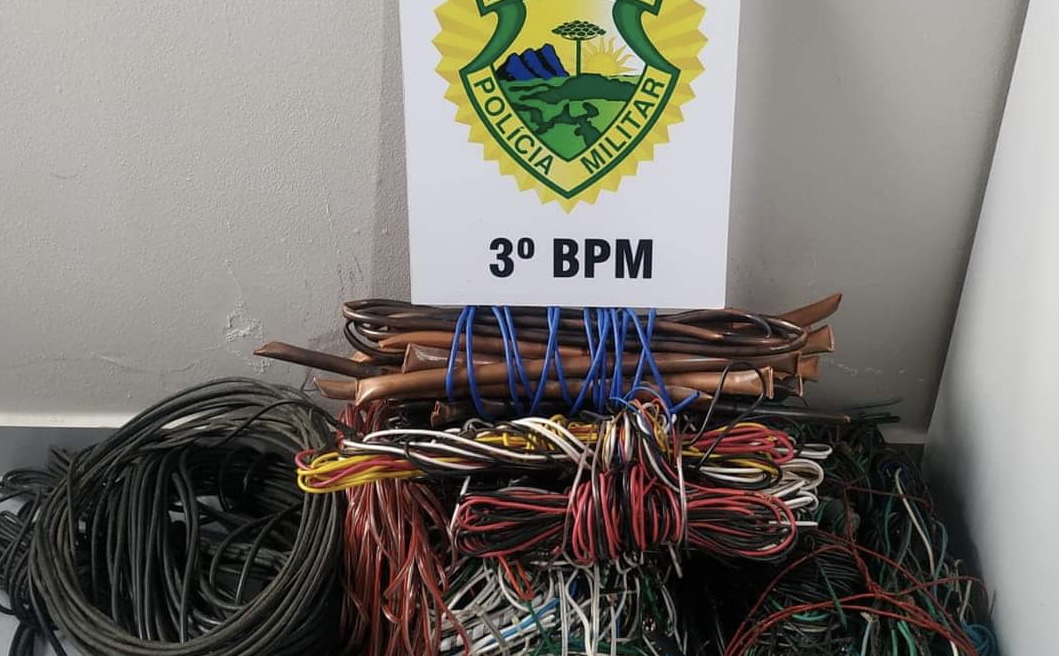 Homens são presos por furto e receptação de fios elétricos