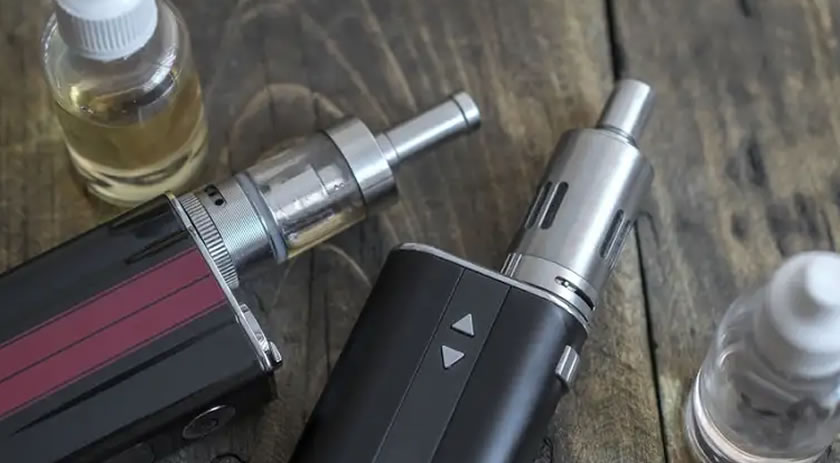 PM apreende veículo carregado com contrabando de cigarros eletrônicos