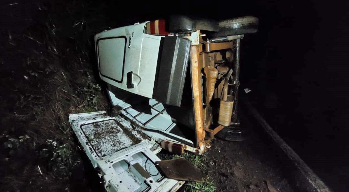 Três pessoas ficam feridas em grave acidente na Serra da Maria Preta na BR-163