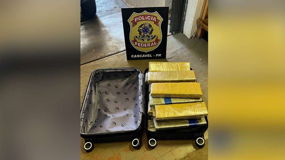 Mulher é presa no aeroporto de cascavel com 25 kg de maconha a caminho de Fortaleza