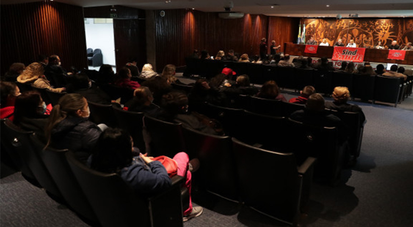 Em audiência pública, entidades cobram melhorias na saúde do Paraná