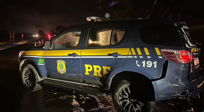 Motorista bêbado é preso após quase atropelar PRFs que atendiam acidente com morte