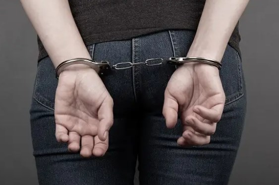 Mulher é presa em Verê por dívida de pensão alimentícia