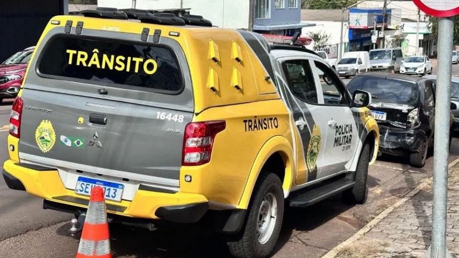 Colisão entre carros deixa uma pessoa ferida no Bairro Cango