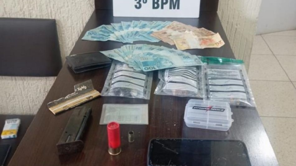 Casal é preso por tráfico de drogas e por usar criança para esconder as drogas