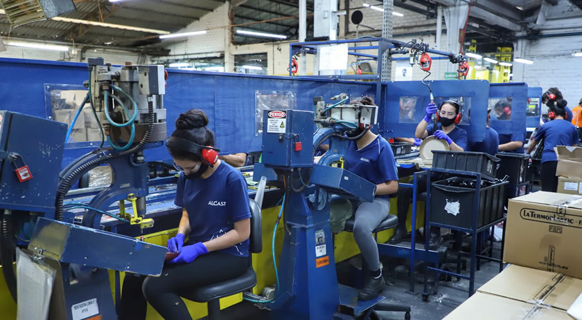 Paraná gerou mais de 196 mil vagas formais entre janeiro e novembro de 2021