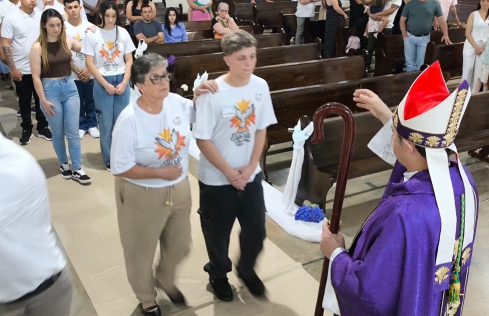 Paróquia Sagrado Coração de Jesus recebe a Primeira Visita Pastoral do Bispo Diocesano