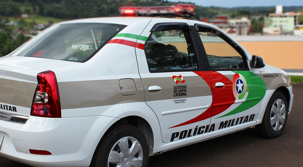 Jovem leva facada após briga com irmão por manteiga no café da manhã