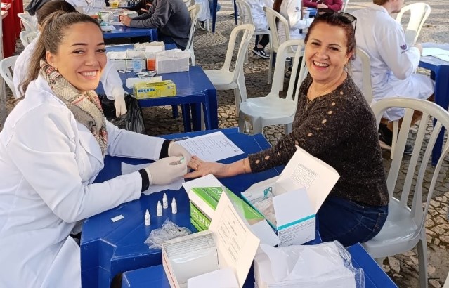 Saúde faz mais de 1.500 testes no calçadão em ação contra hepatites virais
