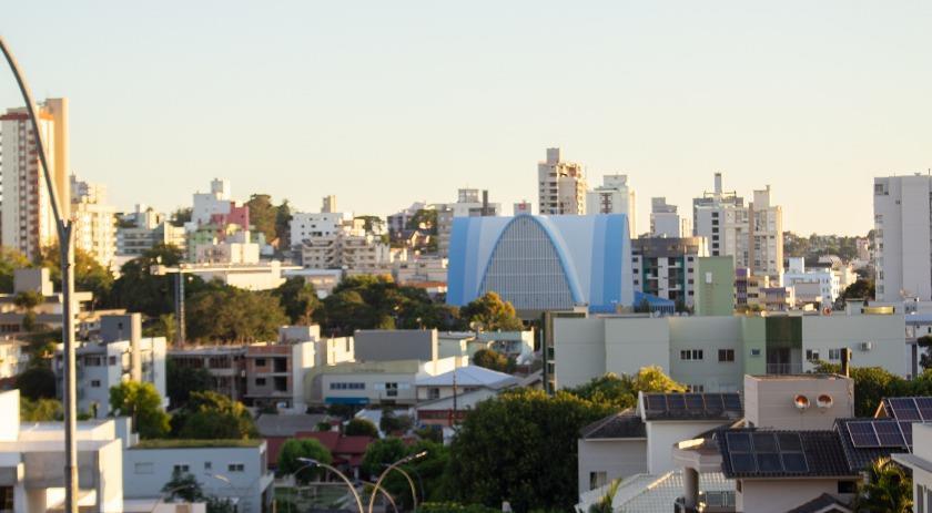 Vereadores sugerem criação de hospital de campanha para atendimento exclusivo a doentes com covid-19