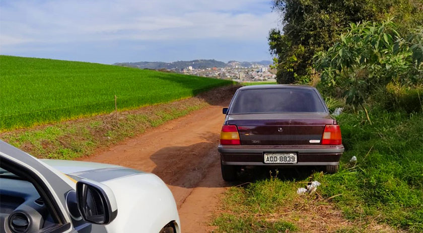 Monza roubado é recuperado por policiais em Francisco Beltrão