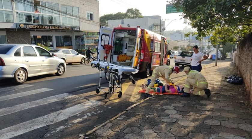 Mulher é atropelada no bairro Alvorada