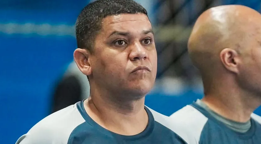 Pato terá interino no comando contra o Umuarama