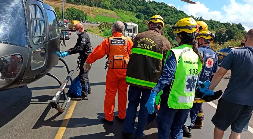 Grave acidente deixa homem preso às ferragens em acidente na BR-282