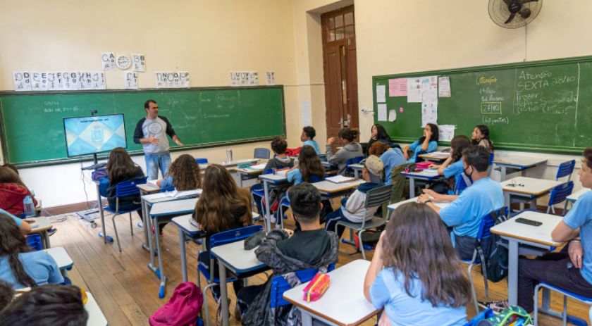 Governador nomeia 1.180 novos professores para a rede estadual de educação