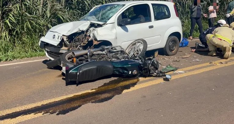 Motociclista fica em estado grave após colisão com carro na PR-475