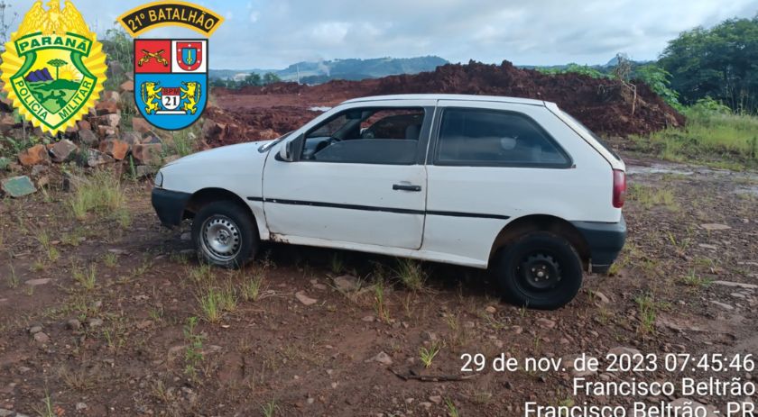 Automóvel furtado é recuperado próximo ao trevo de acesso a Itapejara do Oeste