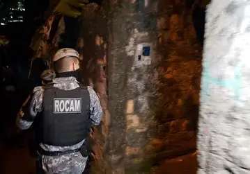 Mulher é flagrada com droga para consumo pessoal durante abordagem