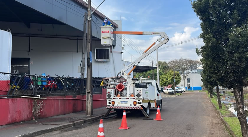 Copel realiza mutirão para regularizar cabeamento de telecomunicações