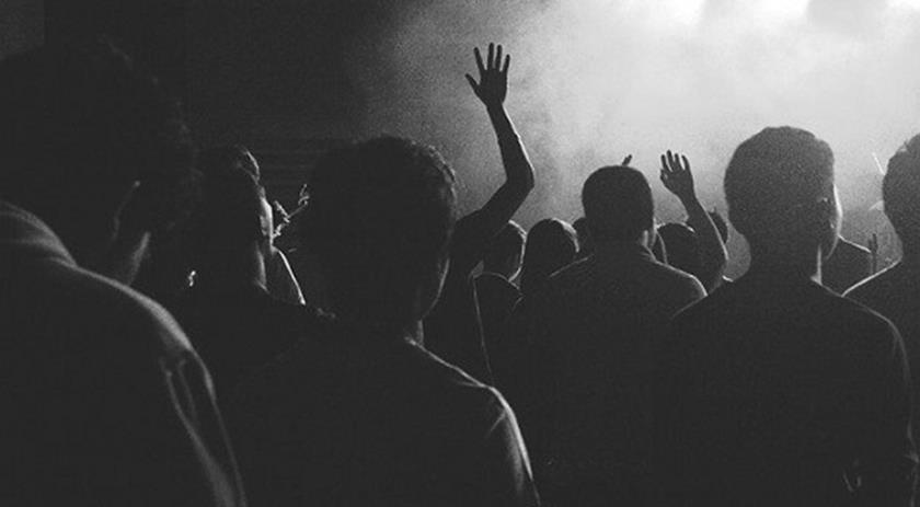 Vinte e sete pessoas flagradas em festa clandestina recebem pena pecuniária e prestação de serviços