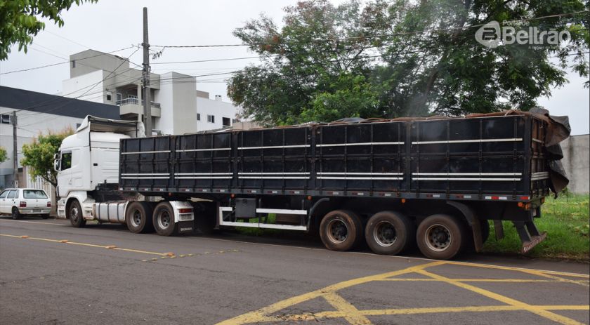 Caminhão carregado com cigarros contrabandeados é apreendido em Francisco Beltrão