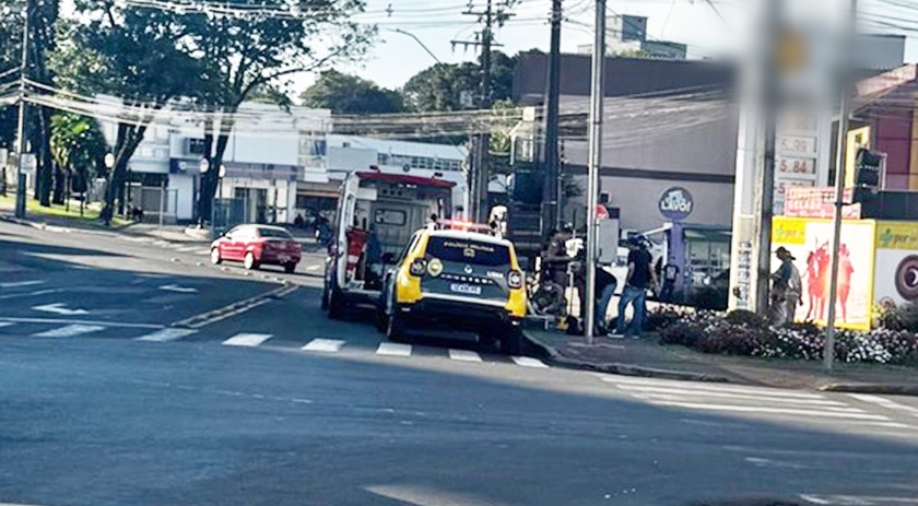 Acidente entre moto e bicicleta deixa dois feridos