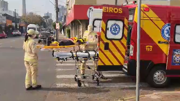 Criança fica ferida em acidente registrado com carro e bicicleta