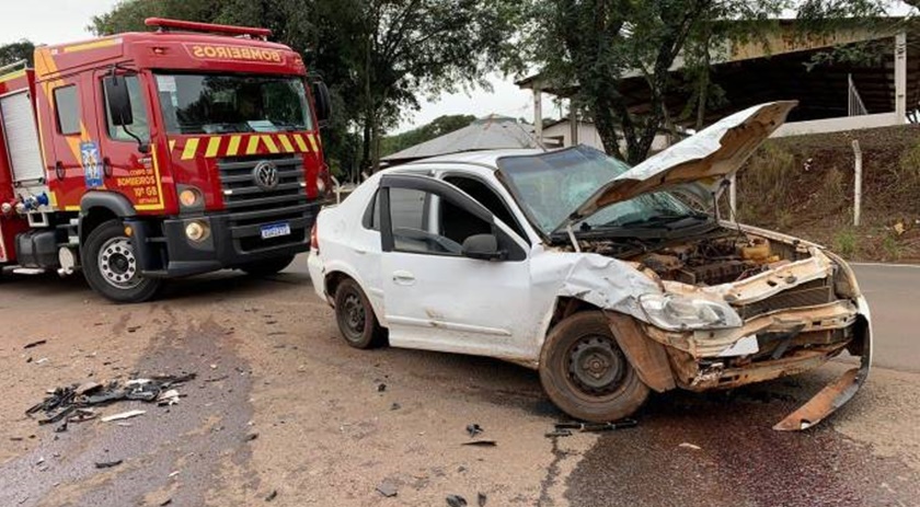 Casal e bebê ficam feridos em acidente na PR-473