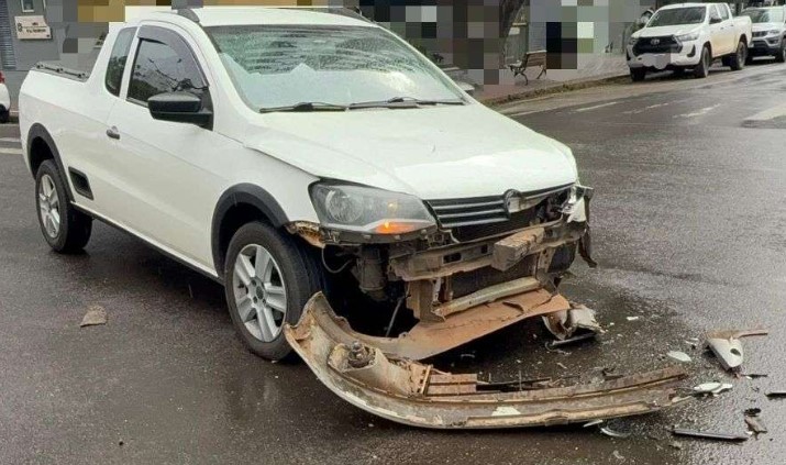 Homem fica ferido após colisão