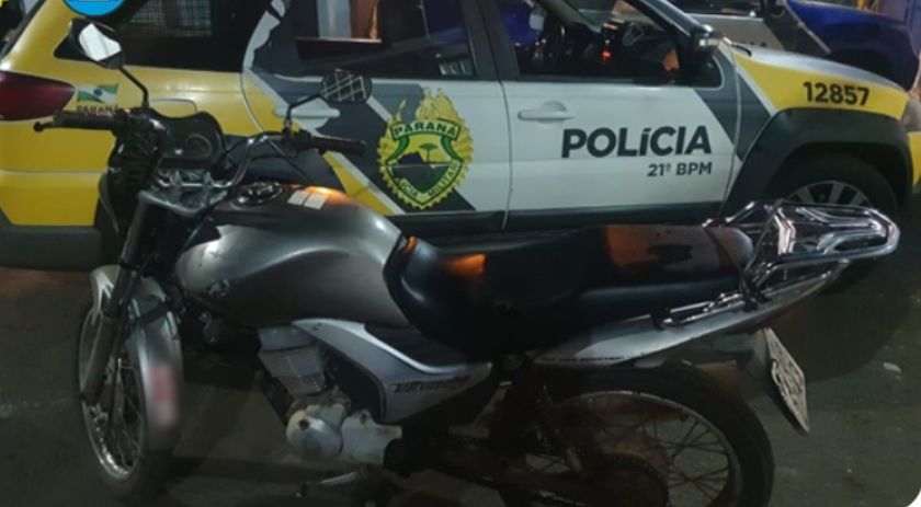 Mulher tem moto furtada ao sair para jantar