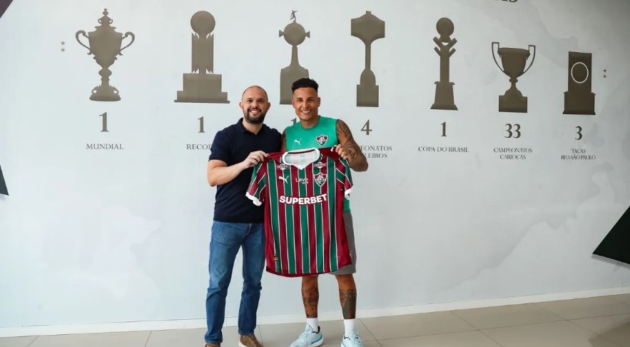 Fluminense oficializa a chegada de Guilherme Arana