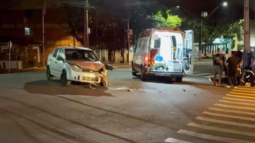 Colisão entre carro e moto deixa homem ferido no bairro Cango