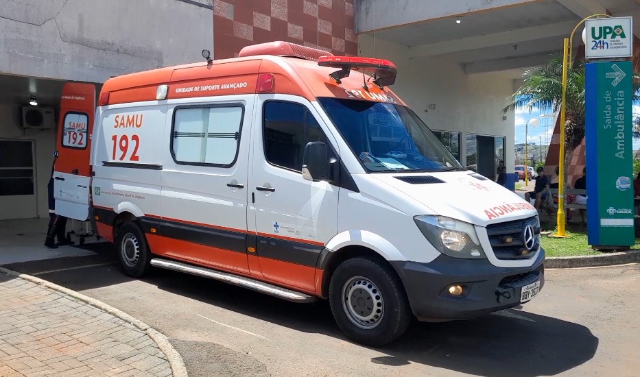 Jovem ferida em acidente de moto