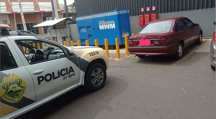 Polícia Militar recupera veículo furtado em supermercado no Bairro Vila Nova