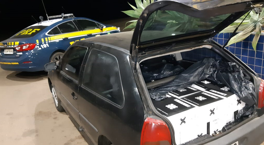 PRF flagra veículo com mais de 200 garrafas de vinho na BR-163 em São Miguel do Oeste