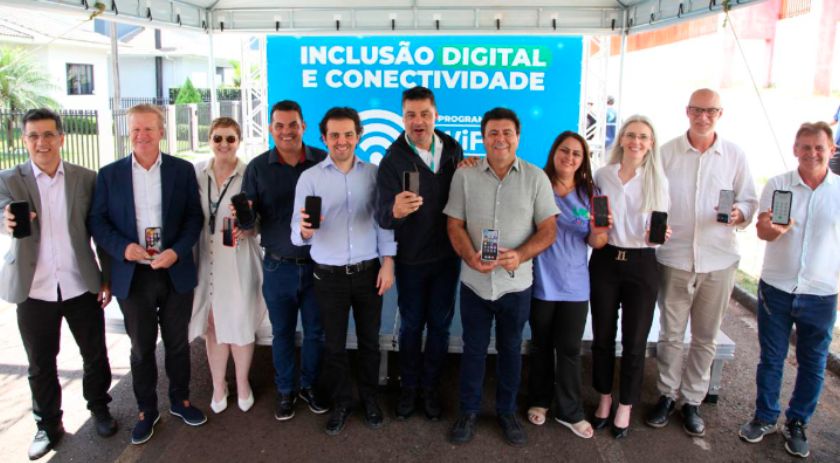 Estado instala wi-fi gratuito em UPA e anuncia R$ 1,5 milhão para coworking em Pato Branco