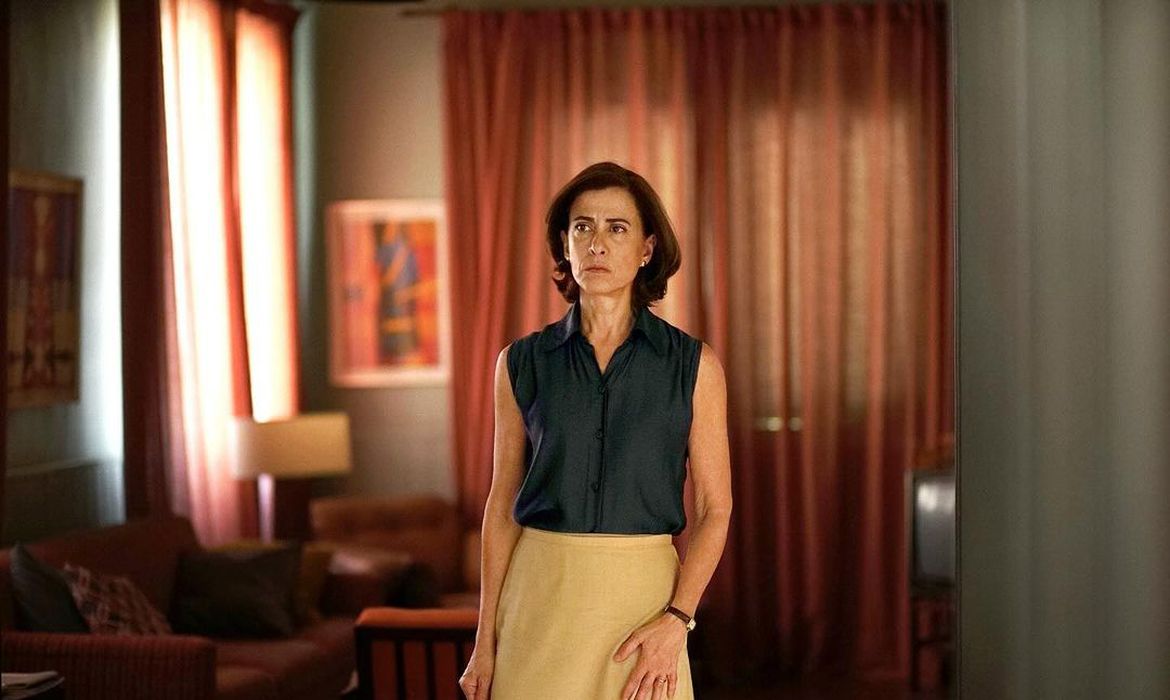 Fernanda Torres é premiada pelo Critics Choice Award