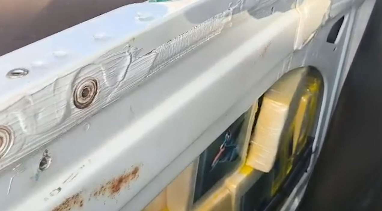 Carga de cocaína é apreendida em fundo falso na Ponte da Amizade; motorista é preso