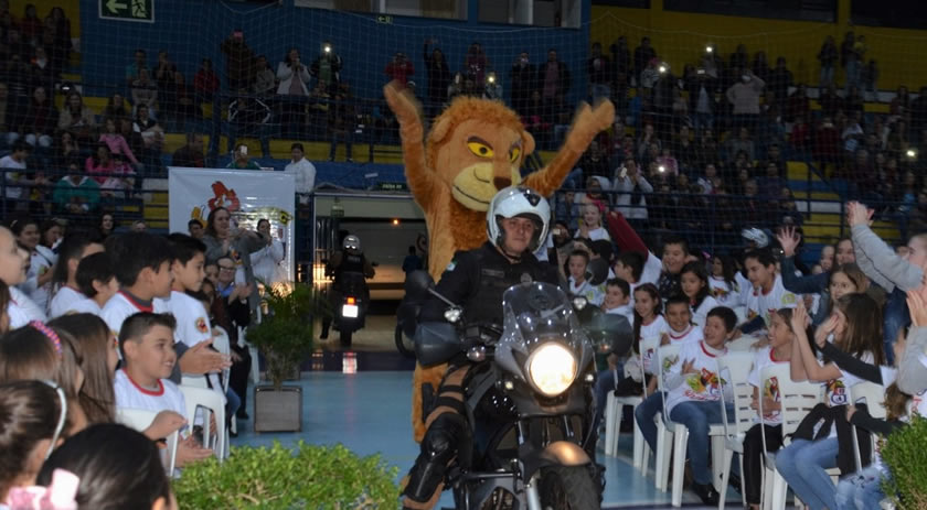 Polícia Militar forma 530 alunos no Proerd em Francisco Beltrão