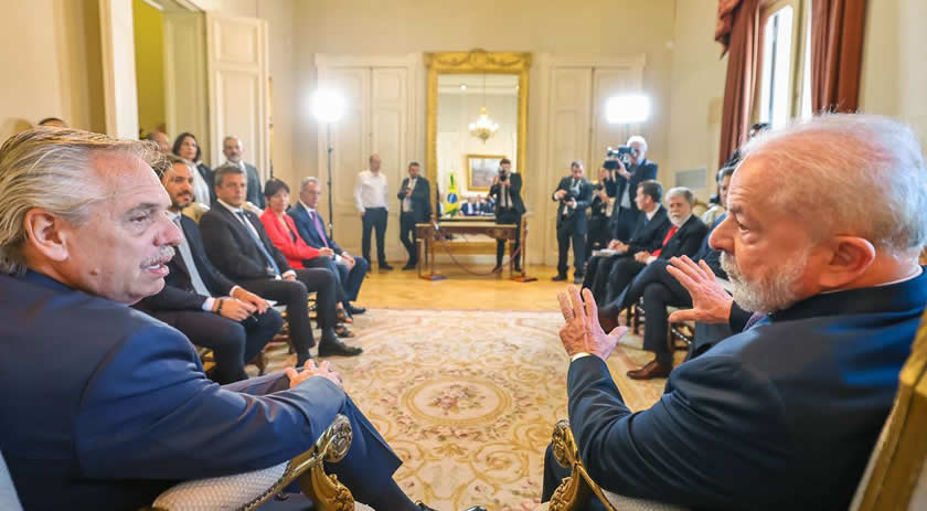 Lula segue hoje para o Uruguai, onde se reúne com Lacalle e Mujica