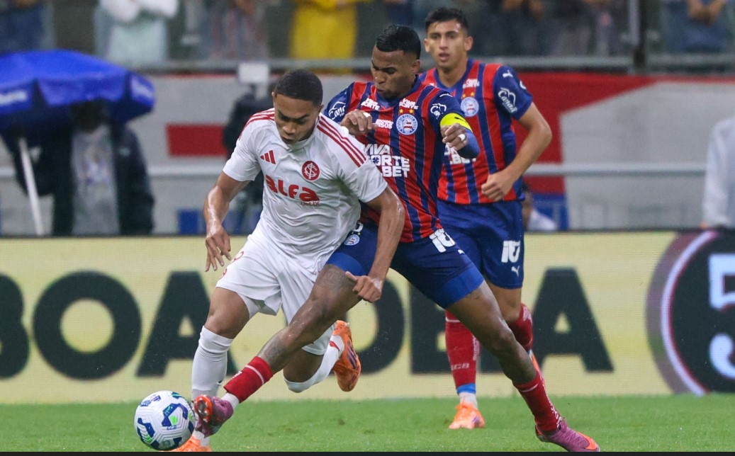 Internacional perde para o Bahia e volta a flertar com a zona de rebaixamento