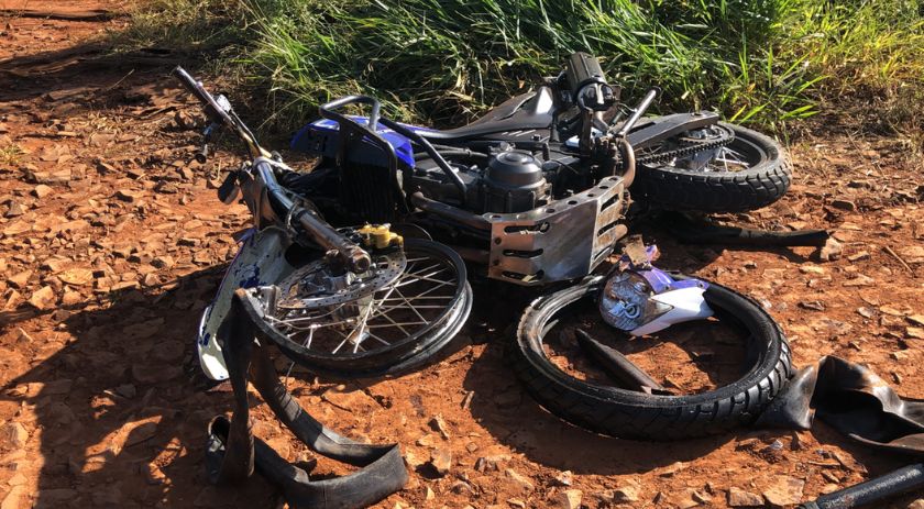 Motociclista fica gravemente ferido em acidente com caminhão, na PR 483