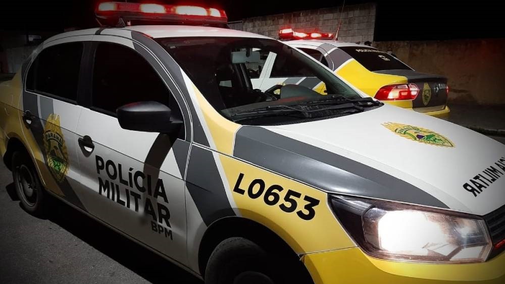 Polícia apreende caminhão e carga de vinho suspeitos de descaminho
