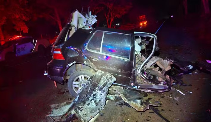 Jovem morre em colisão frontal com caminhão na PR-182