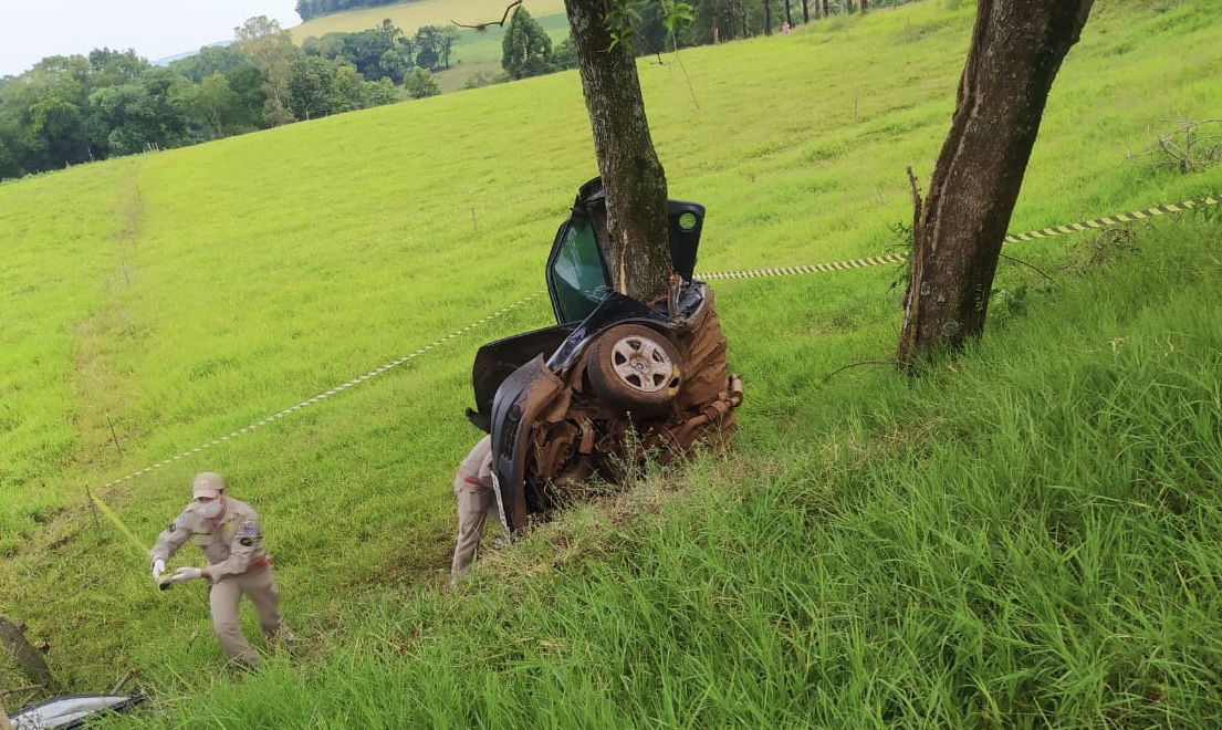Homem morre em grave acidente neste domingo