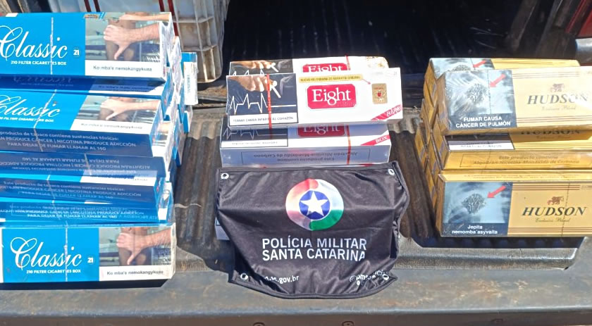 Homem é preso por contrabando de cigarros após apreensão de 190 pacotes