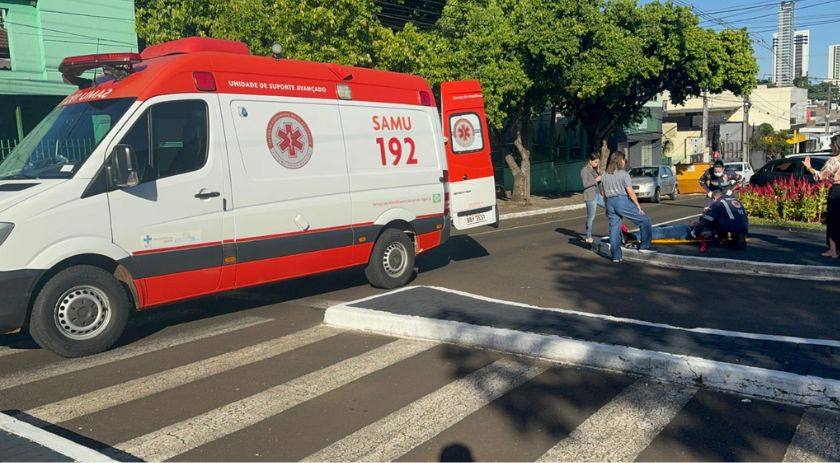 Colisão entre carro e moto deixa motociclista ferido no bairro Industrial