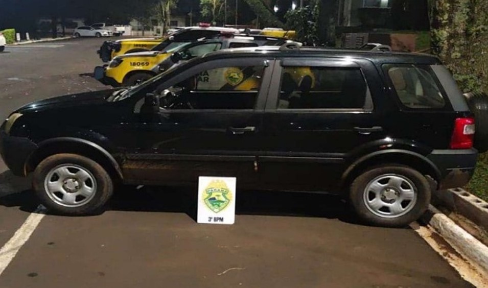 Polícia Militar prende suspeitos de roubo, recupera veículo e objetos furtados