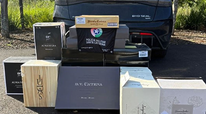 Veículo com 110 garrafas de vinho argentino é apreendido por descaminho na SC-161